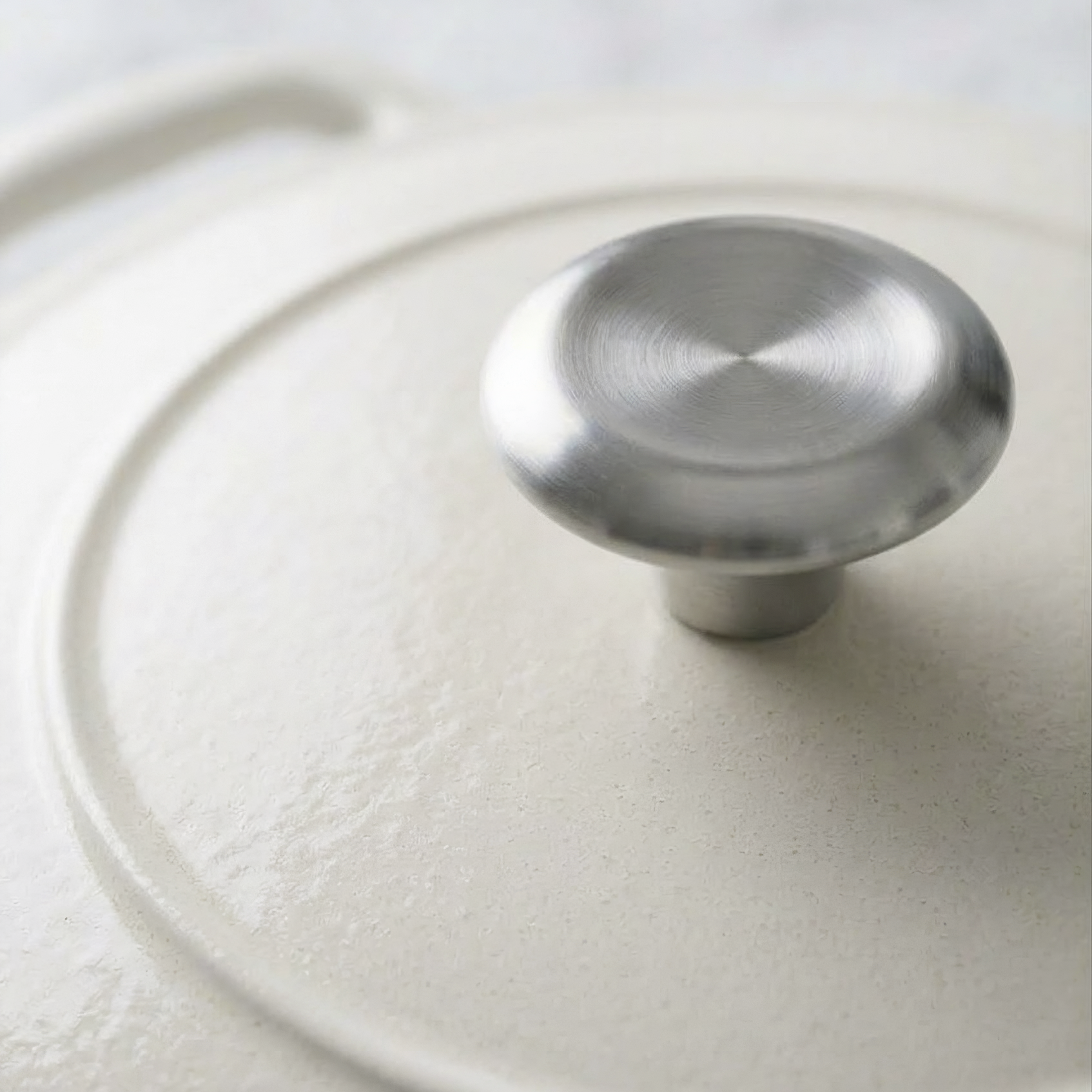 Brut et Belle "Tramontina" 5.5qt Enameled White Beige Cast Iron Dutch Oven